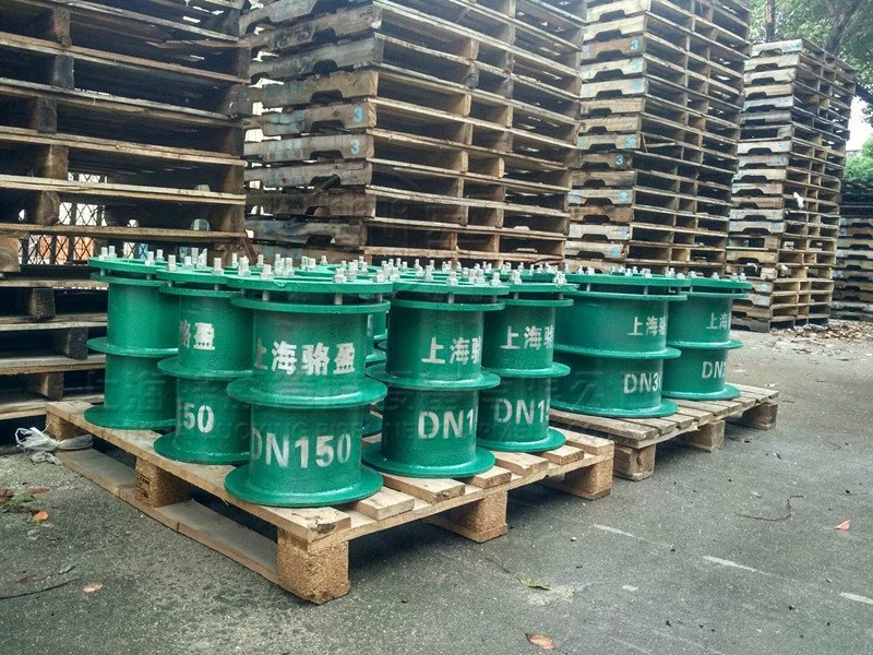 <a href=http://www.www.dnaa.cn target=_blank class=infotextkey>柔性防水套管</a>防水層被破壞的原因