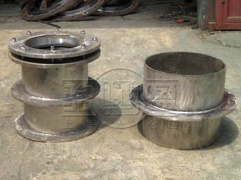 柔性防水他管和<a href=http://www.www.dnaa.cn target=_blank class=infotextkey>剛性防水套管</a>